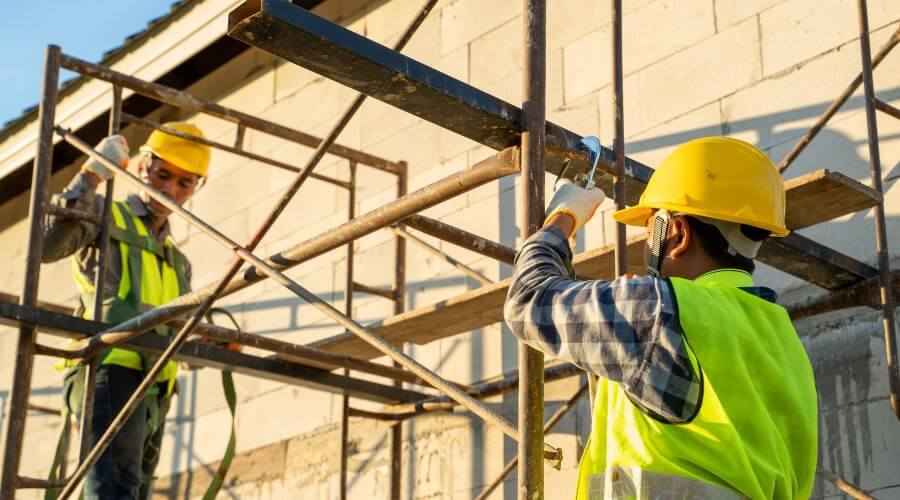 Professional gutter cleaning in Quincy, WA